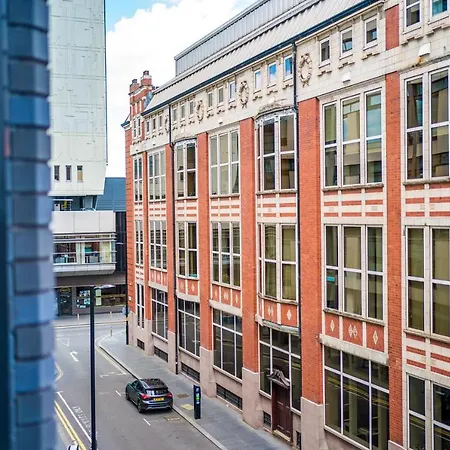 Hilltop Serviced Apartments - Piccadilly-3